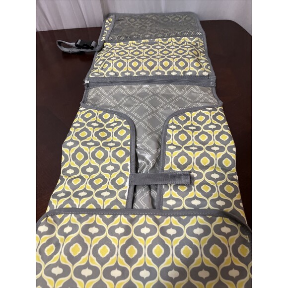 Skip Hop Pronto Diaper Changing Station Yellow & Gray Print Clutch EUC Baby - Picture 2 of 4